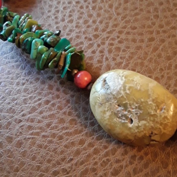 Turquoise and coral necklace - Picture 2 of 2